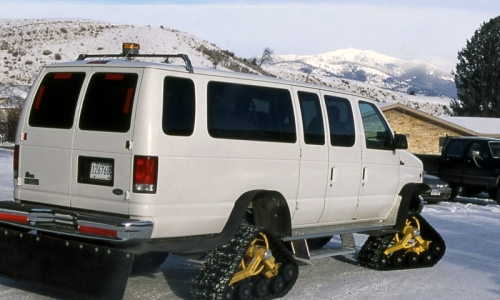 Snowcoach Yellowstone