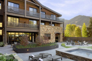 Rusty Parrot Lodge | Exquisite Luxury Hotel