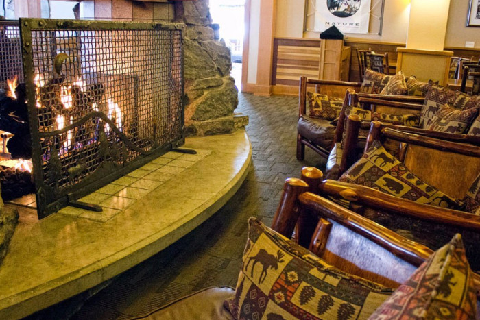 Old Faithful Snow Lodge / Xanterra — , 