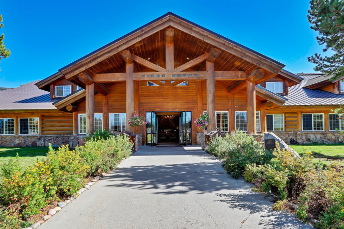 Flagg Ranch - Headwaters Lodge & Cabins — Yellowstone, WY