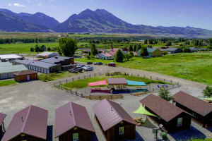 Affordable & Clean Cabins Near Yellowstone Park