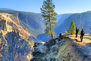 Yellowstone Hiking Guides - guided hiking tours