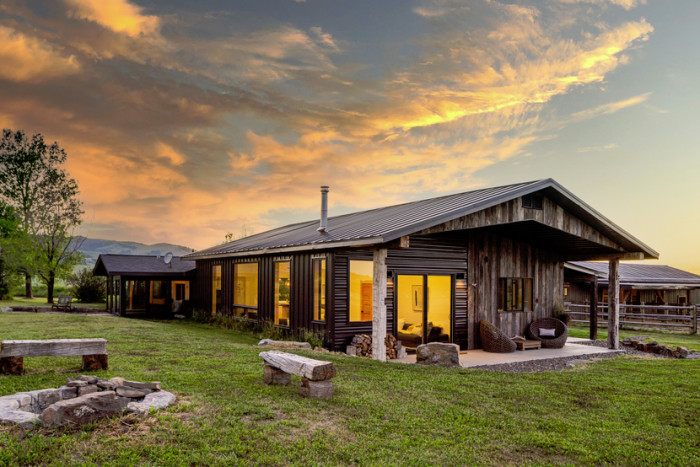 Mountain Home Vacation Rentals — , 