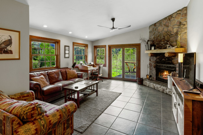 Mountain Home Vacation Rentals — , 