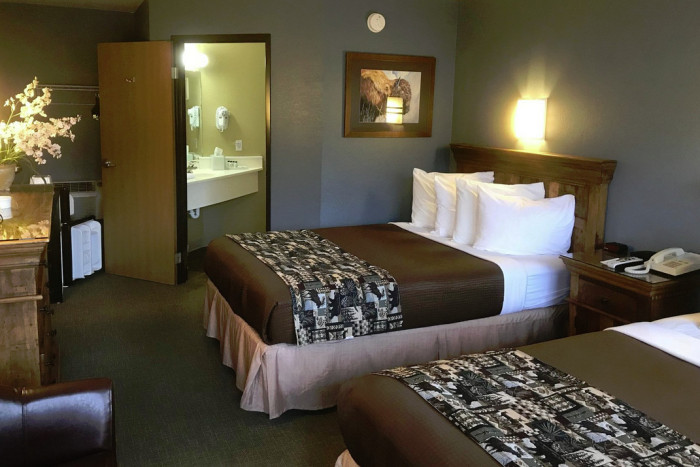 Travelodge by Wyndham — , 