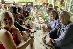 North Yellowstone Log Lodge - lodging for 35