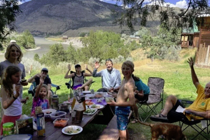 The North Yellowstone Lodge — , 