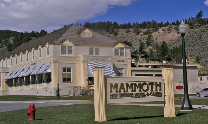 Mammoth Hot Springs Hotel And Cabins Yellowstone Alltrips