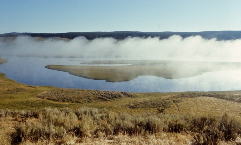 Yellowstone River flowing through Hayden Valley.