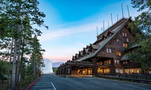 Old Faithful Lodge & Cabins